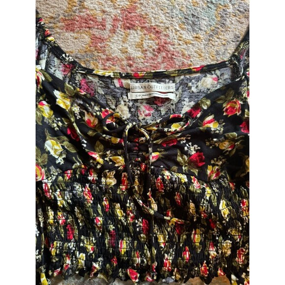 Womens Urban Outfitters Floral Crop Top Smocked Long Sleeve Size Small - Picture 4 of 5